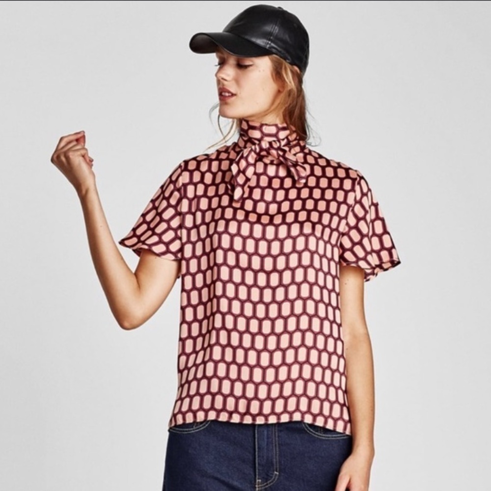 Zara Preppy Geometric Print Silky Business Casual High Neck Bow Tie Blouse Sz.S
